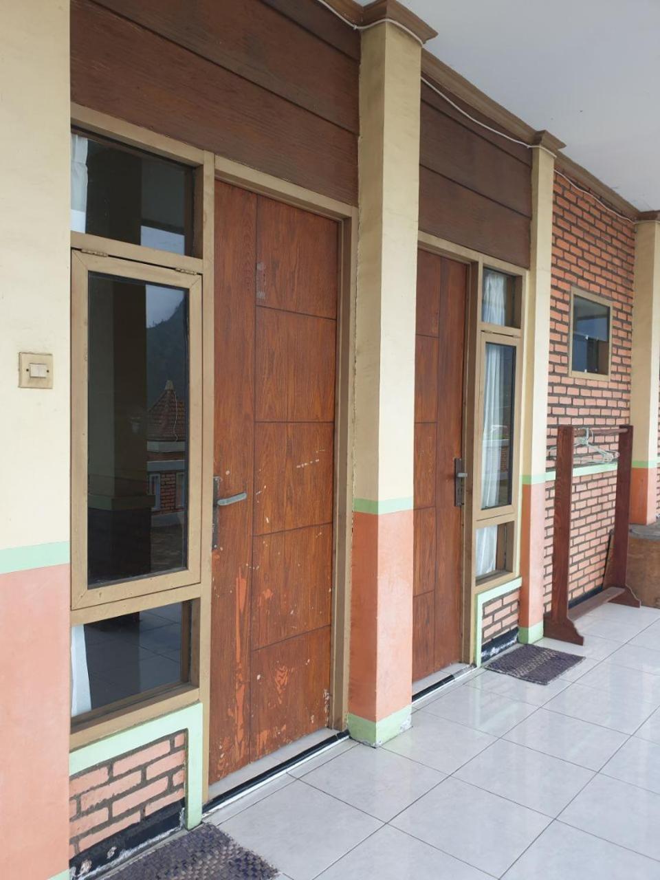 Bromo Holiday Guest House Ngadisari Exterior foto